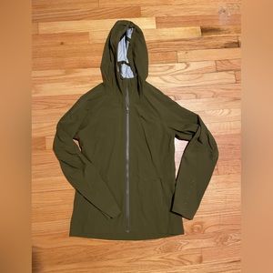 Lululemon army green rain jacket